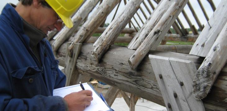 Beoordeling van houten draagconstructie van stolpboerderij